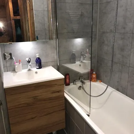Studio Cabine Avec Emplacement De Choix A Meribel Mottaret