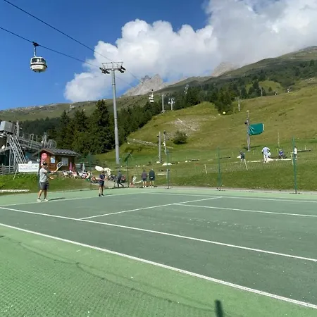 Studio Cabine Avec Emplacement De Choix A Meribel Mottaret