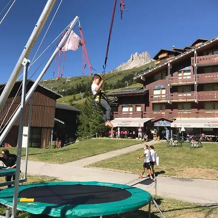 Apartment Studio Cabine Avec Emplacement De Choix A Meribel Mottaret *