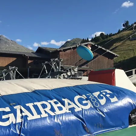 Apartment Studio Cabine Avec Emplacement De Choix A Meribel Mottaret *